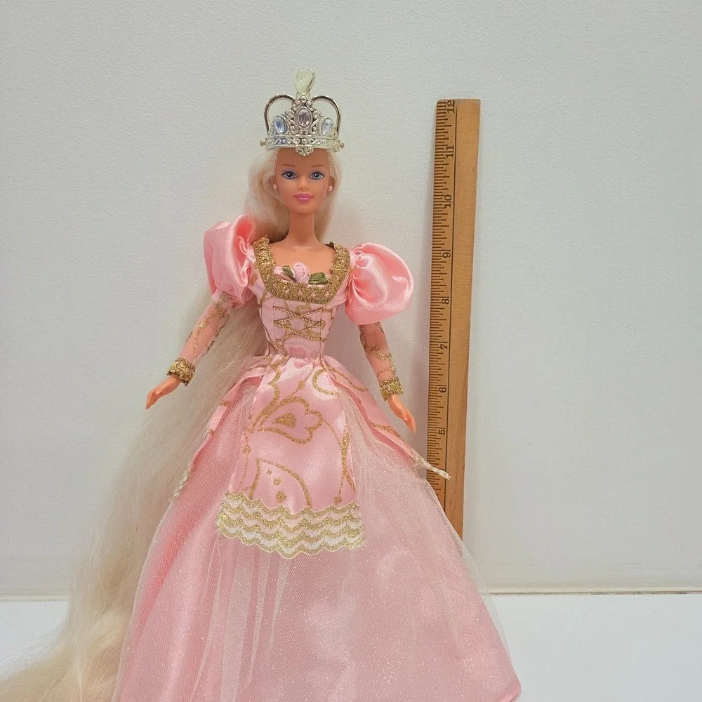 Vintage 1997 RAPUNZEL Barbie Doll Mattel Long Hair Pink Gown #17646 Gold Crown